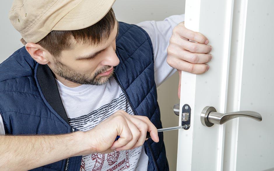 résolu serrurier ouverture de porte Courbevoie